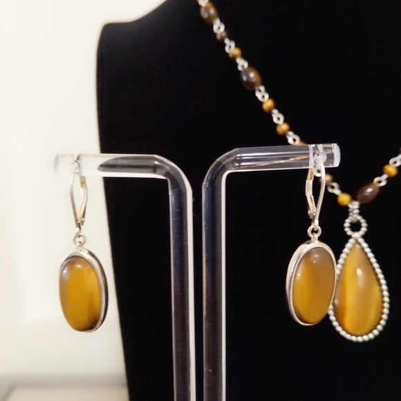 Sterling Cats eye Necklace 16-18 inches and Earrings with stones - Picture 5 of 5